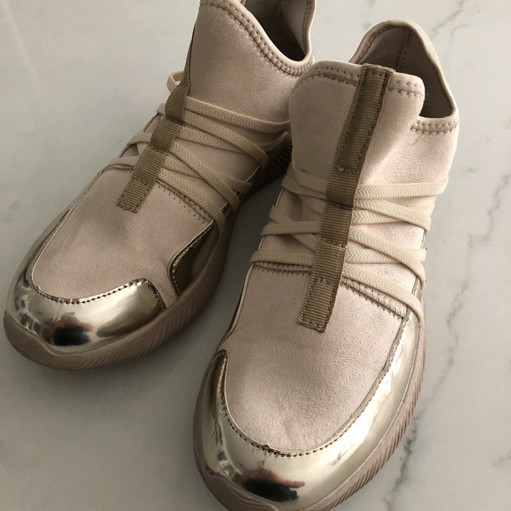 Sneaker